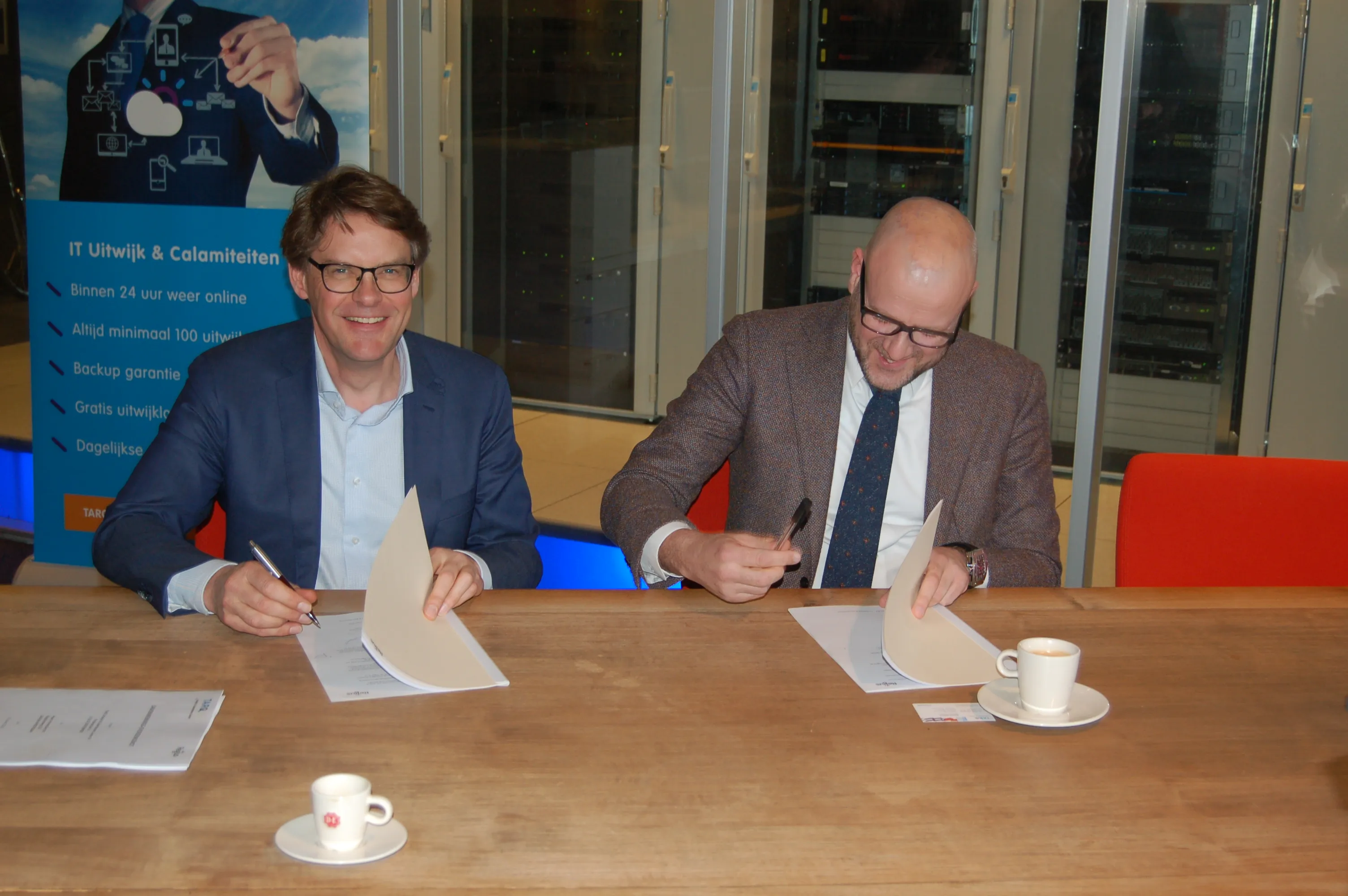 foto 2 ondertekening samenwerkingsovereenkomst tarq en regus