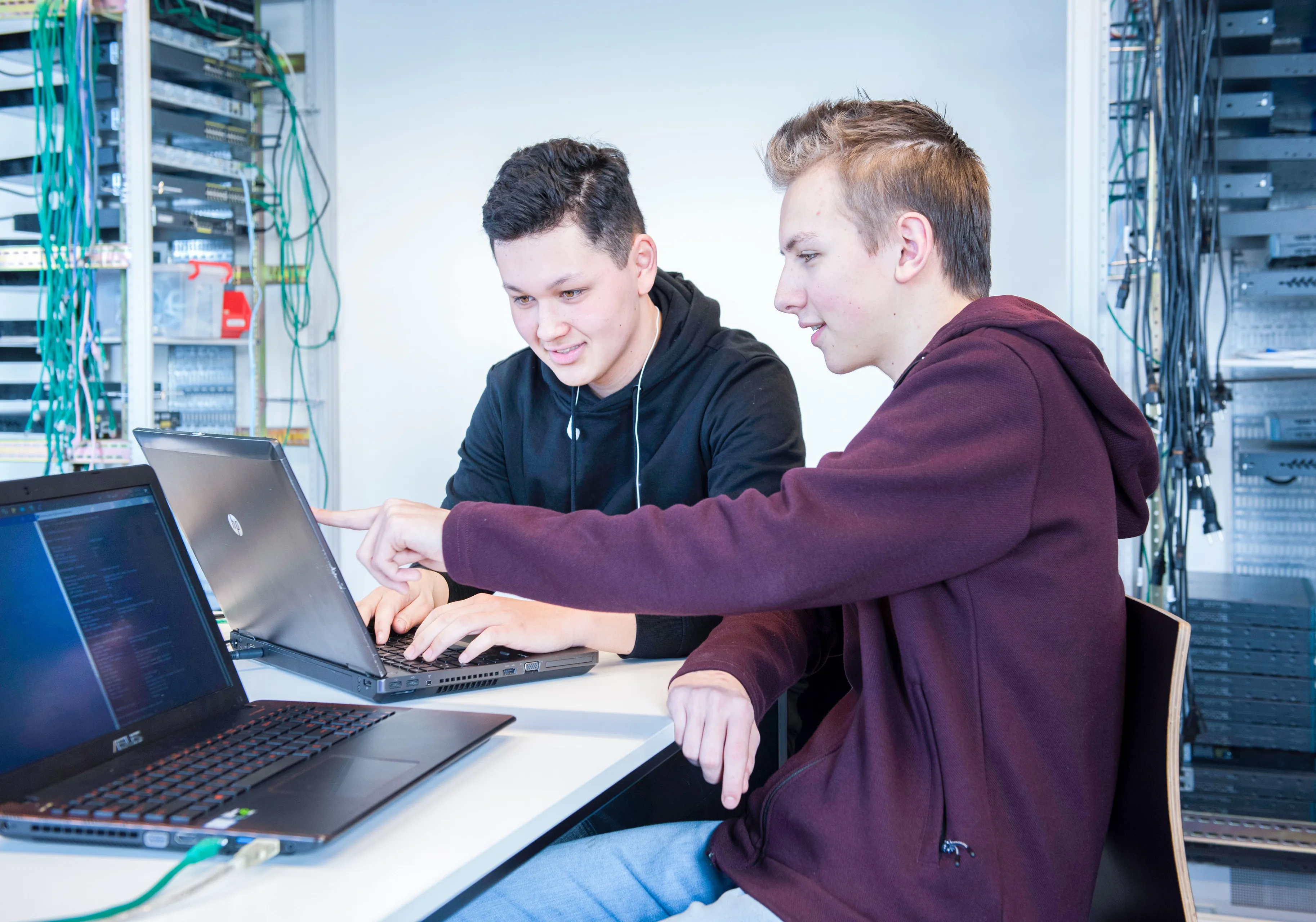 foto studenten ict aan het werk