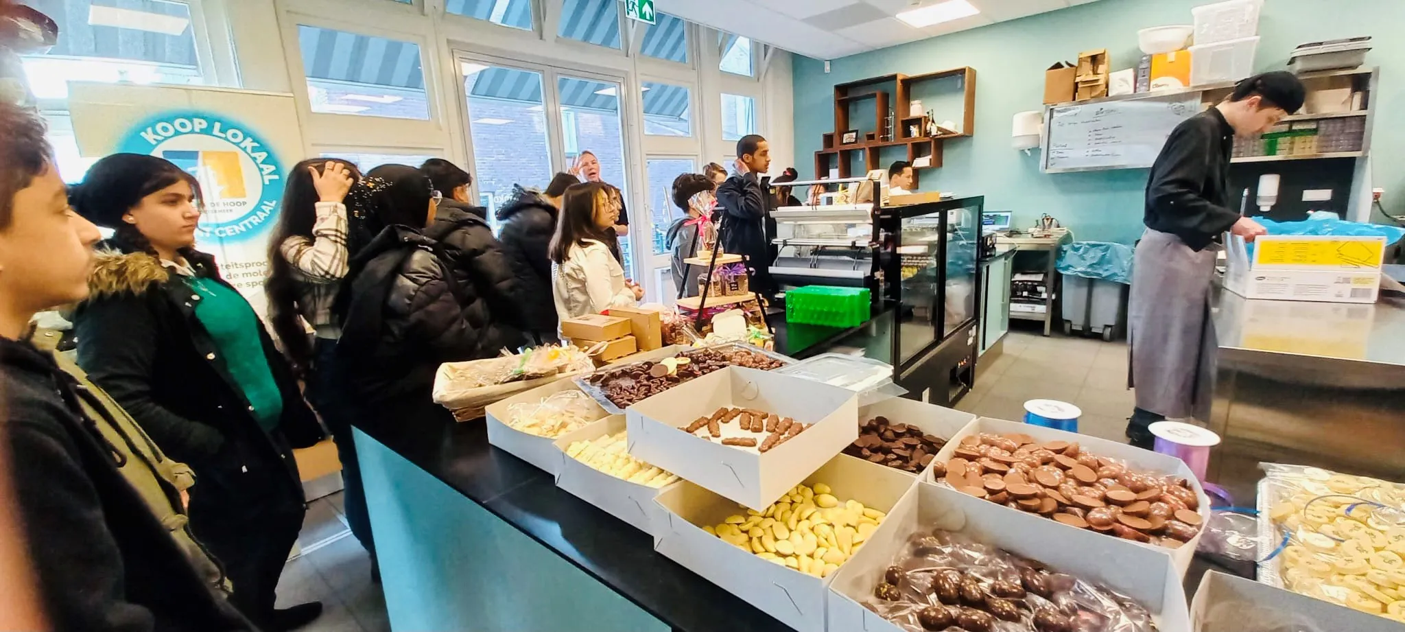 leerlingen piezo talentenacademie internationale schakelklas op werkbezoek bij de zoetelaar foto stichting piezo