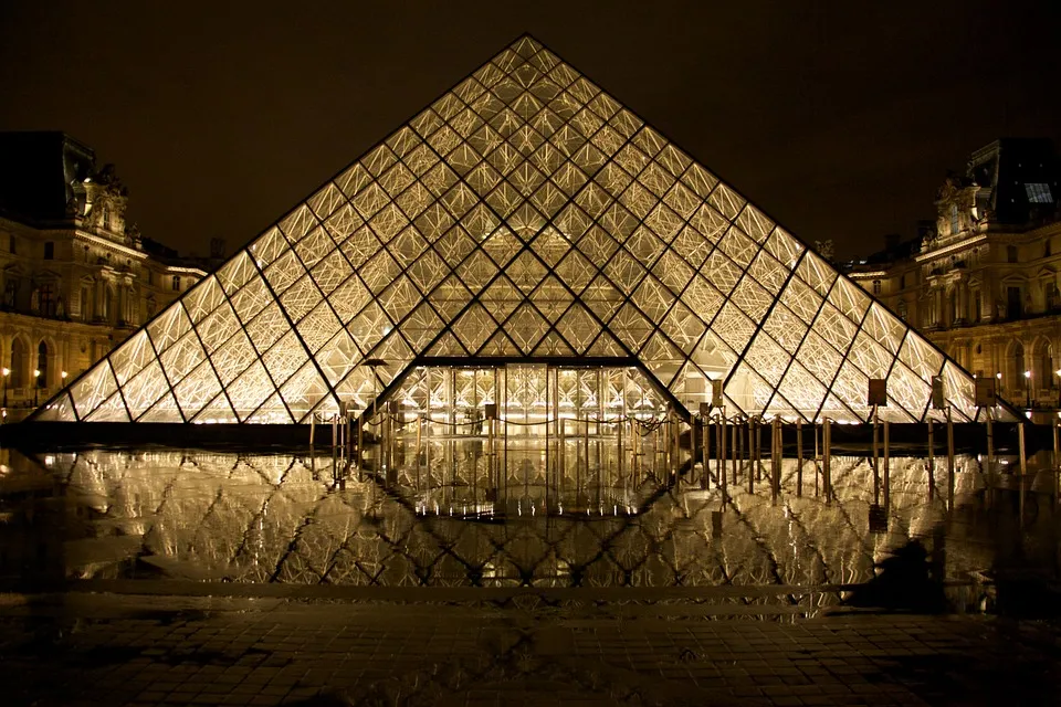 louvre 530058 960 720
