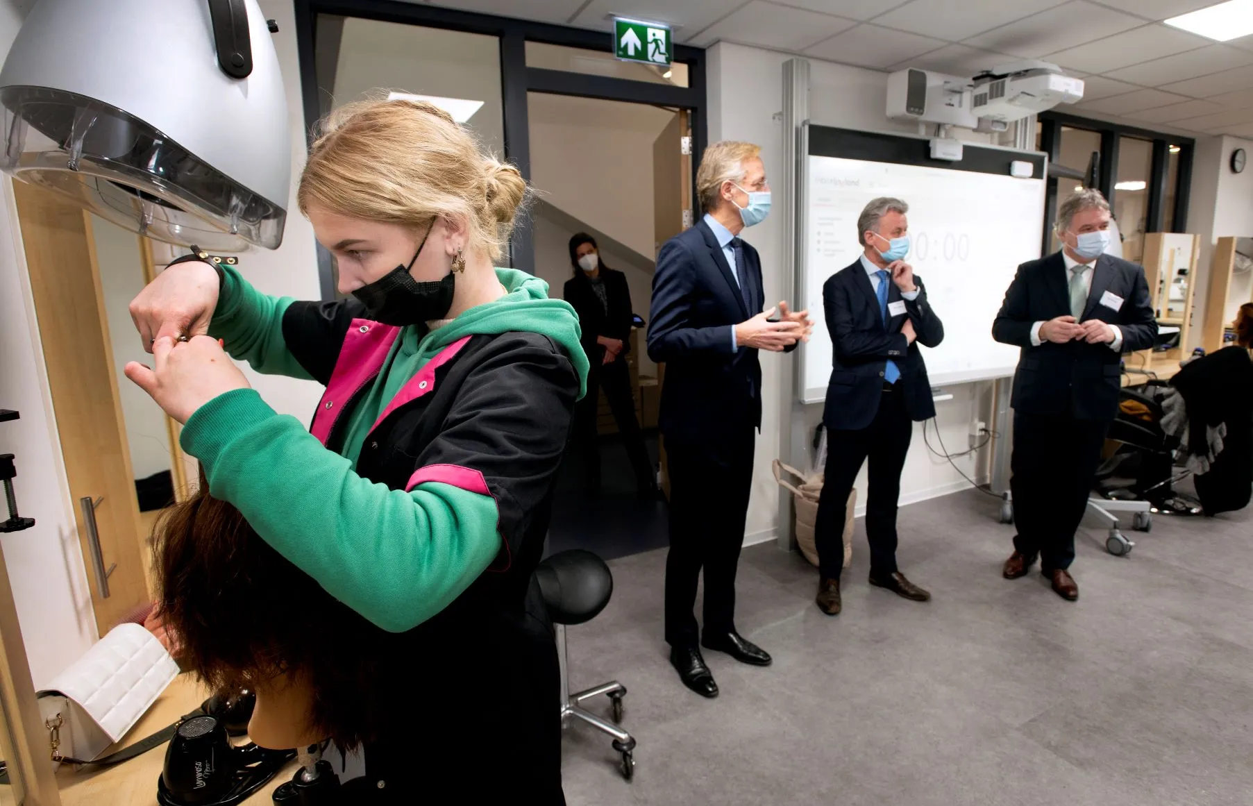 mborijnland bezoek minister dijkgraaf kapper kleiner