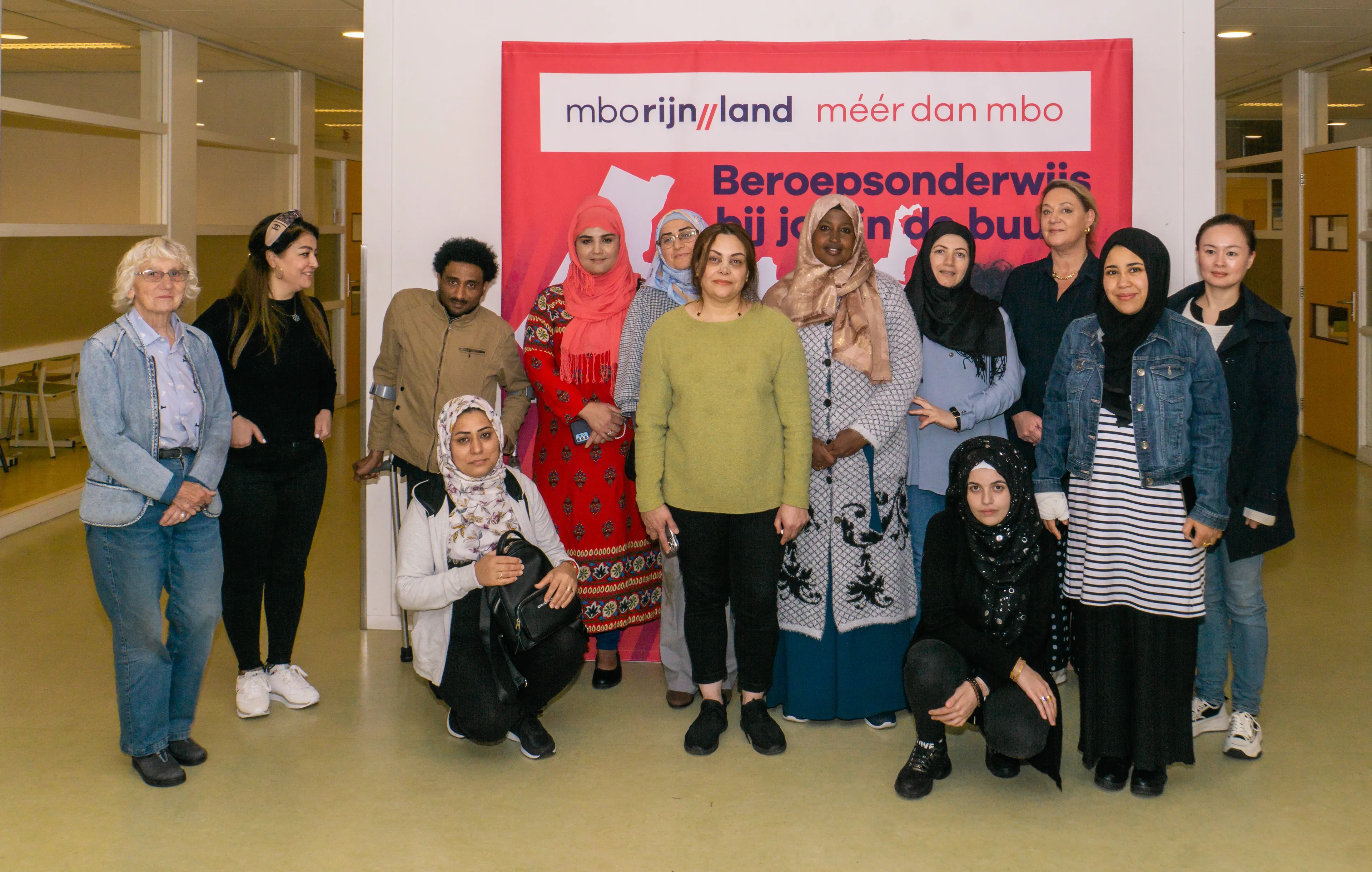 nieuwe mbo1 groep met vijftien enthousiaste deelnemers van start fotograaf jeroen stahlecker