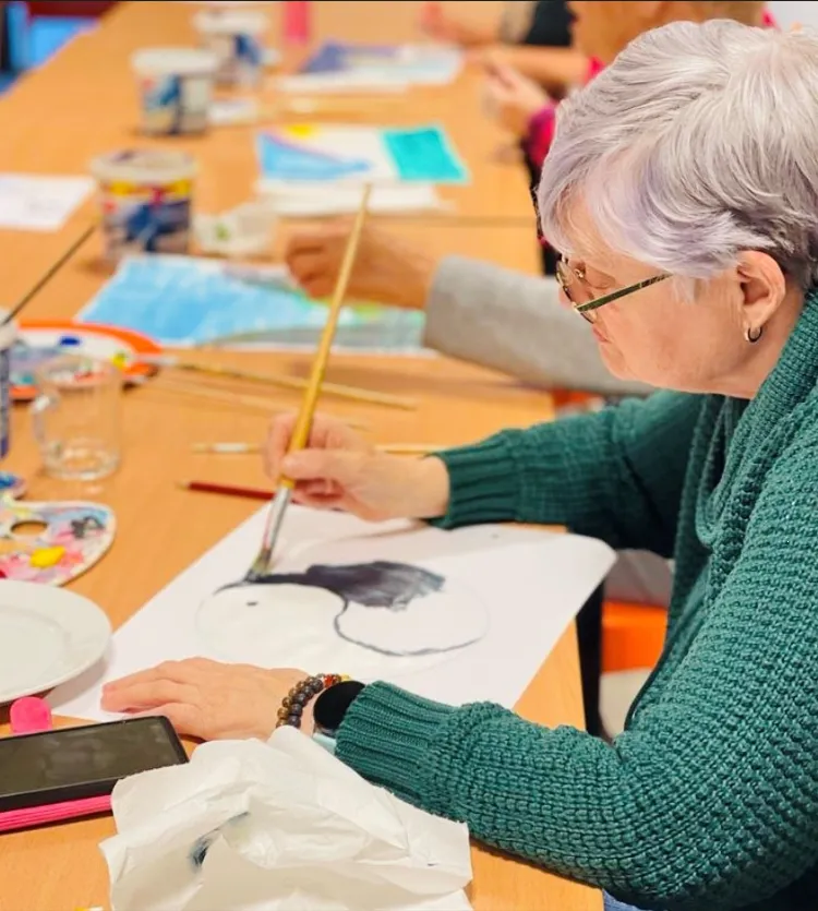 ouderen van het vonkje volgen de workshops zing schilder foto stichting piezo