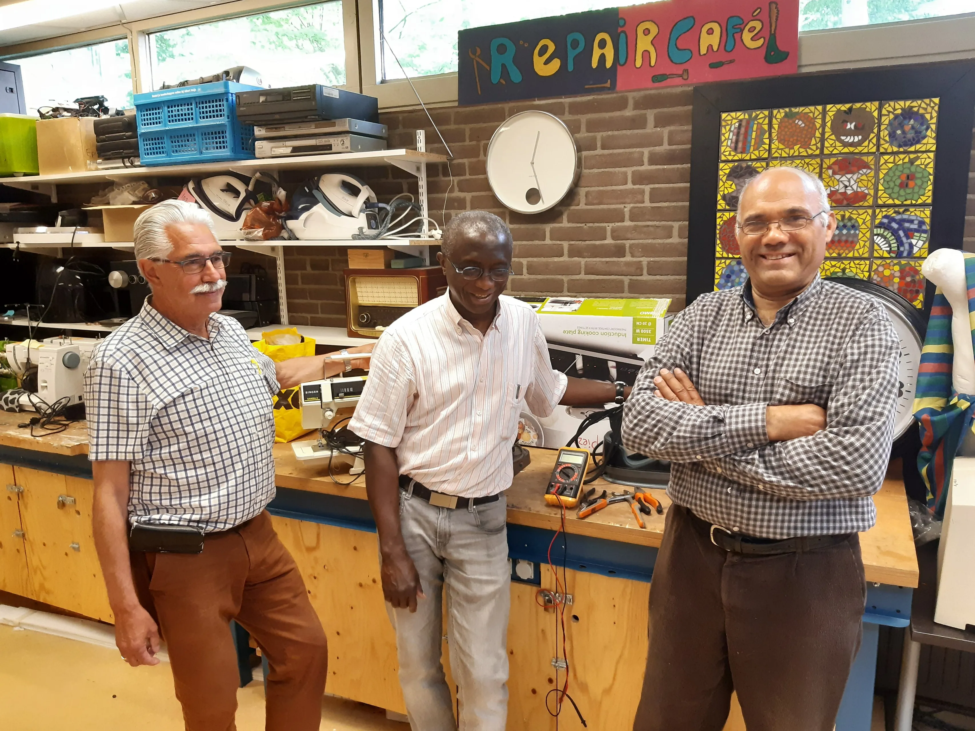 repair cafe ambachtenwerkplaats verruimt openingstijden fotograaf stichting piezo
