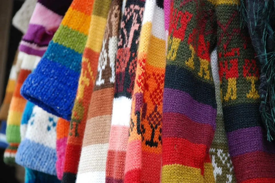 sweaters 279563 960 720
