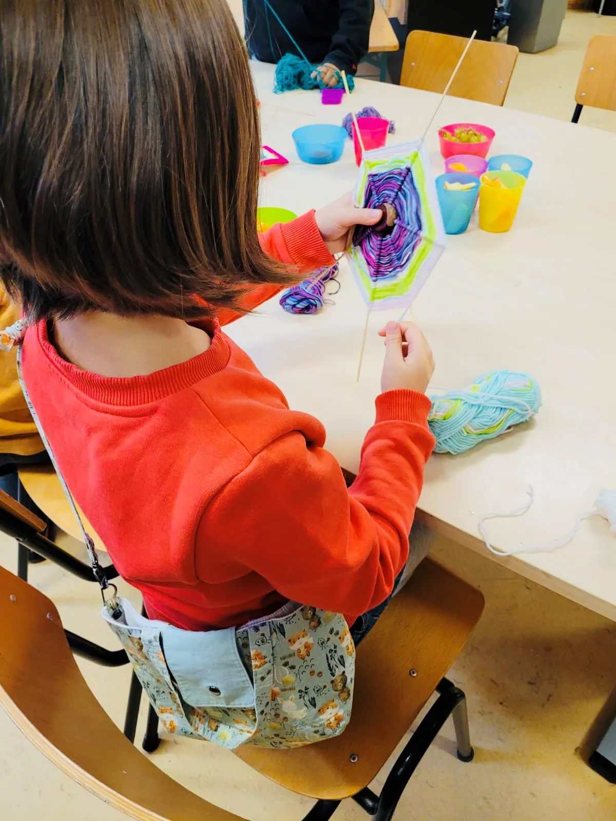 woensdagmiddag zijn kinderen creatief bezig in de ambachtenwerkplaats foto stichting piezo