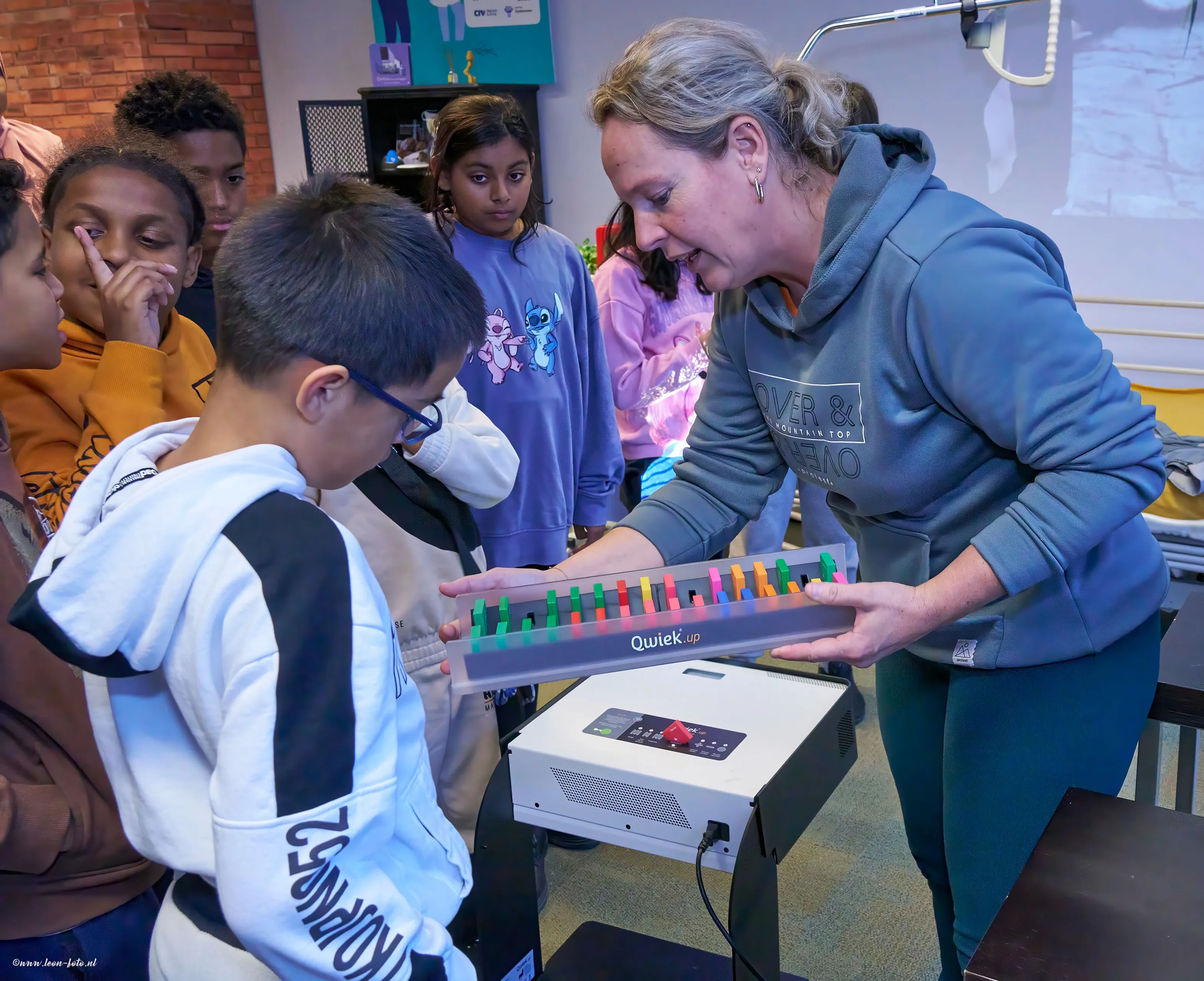 kinderen van de piezo talentenacademie wetenschap maakten kennis met de nieuwste zorgtechnologie fotograaf leon koppenol