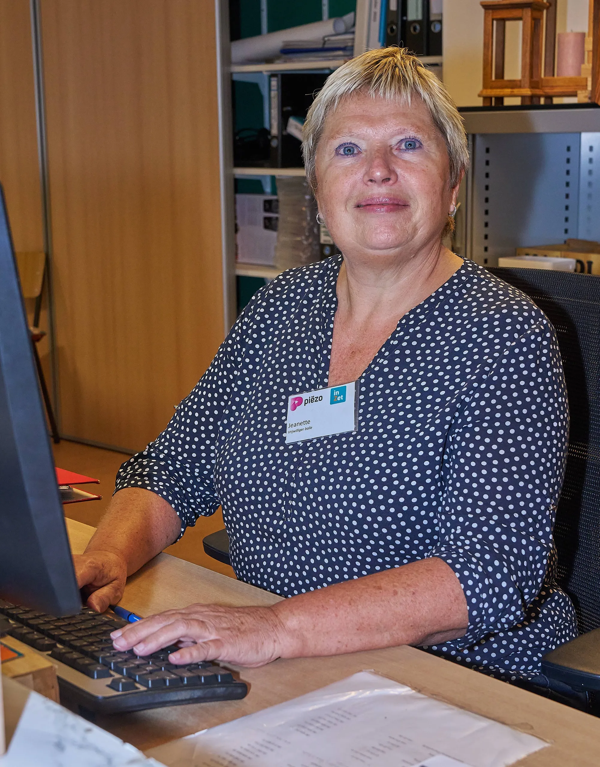 balievrijwilliger bij piezo fotograaf leon koppenol