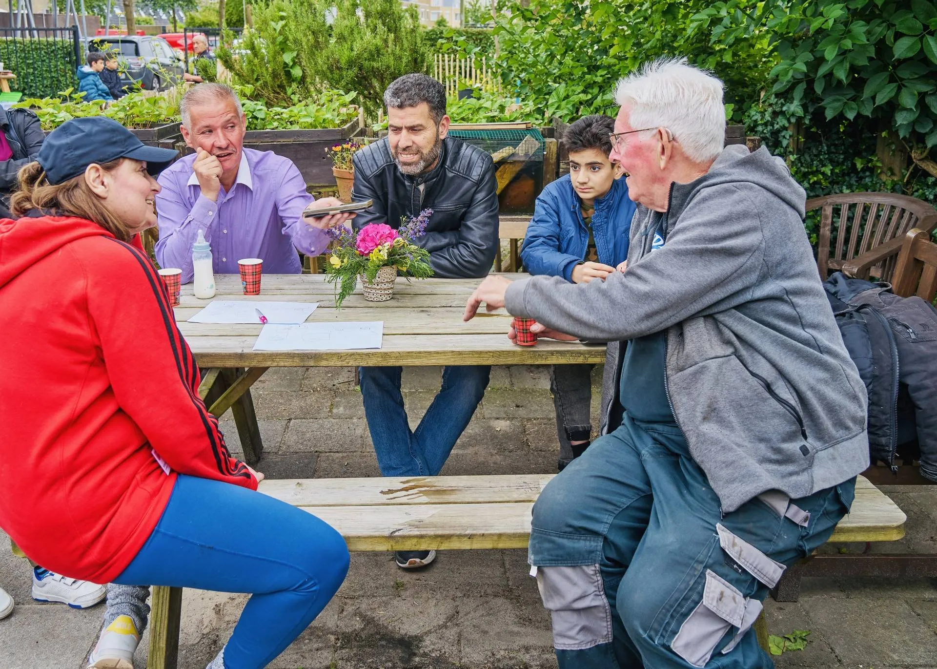 Door mee te doen aan Leiderschap in de buurt leer je hoe je een eigen buurtinitiatief opzet of versterkt - fotograaf Leon Koppenol