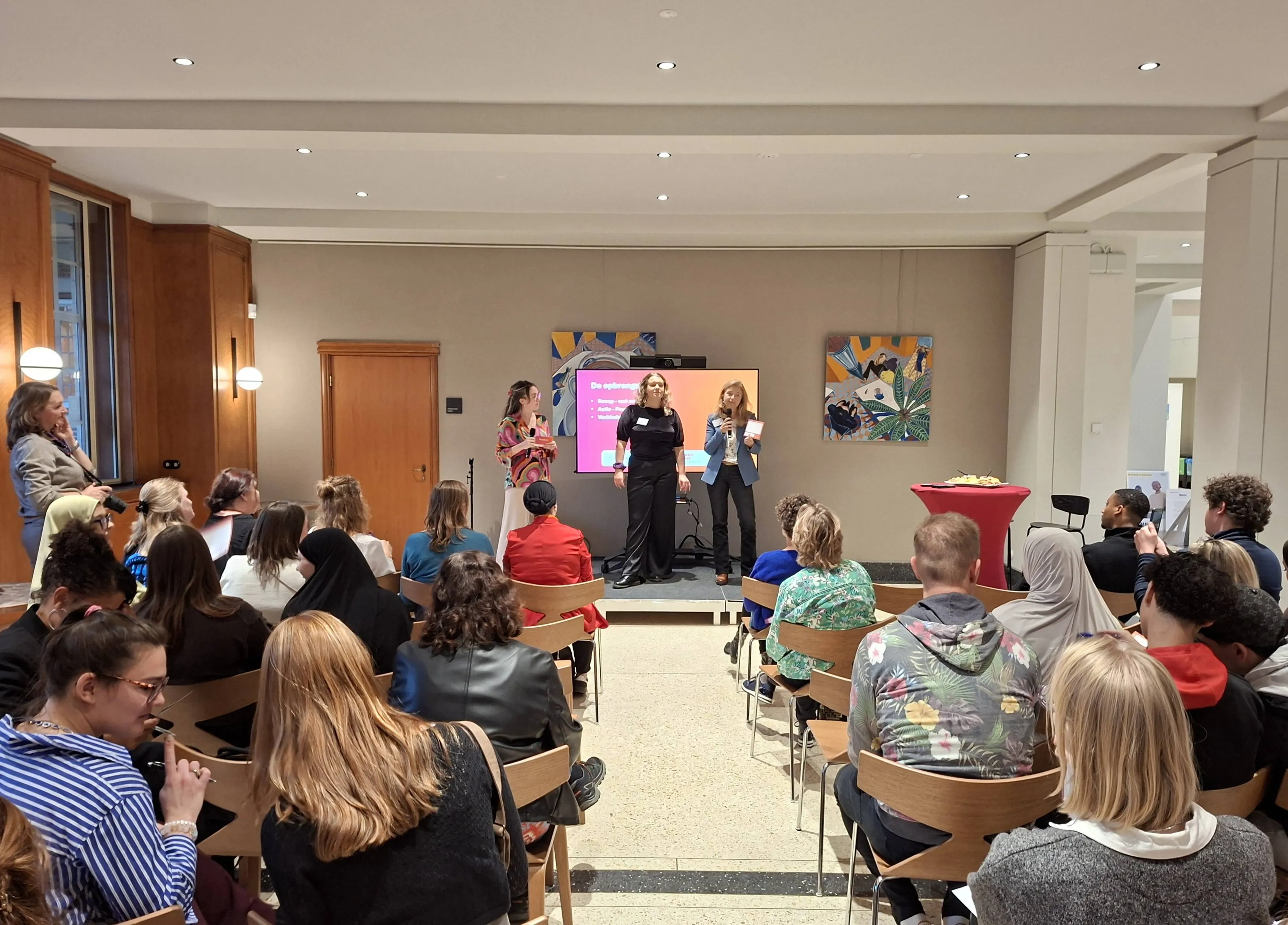 foto 1 - zaal plenair