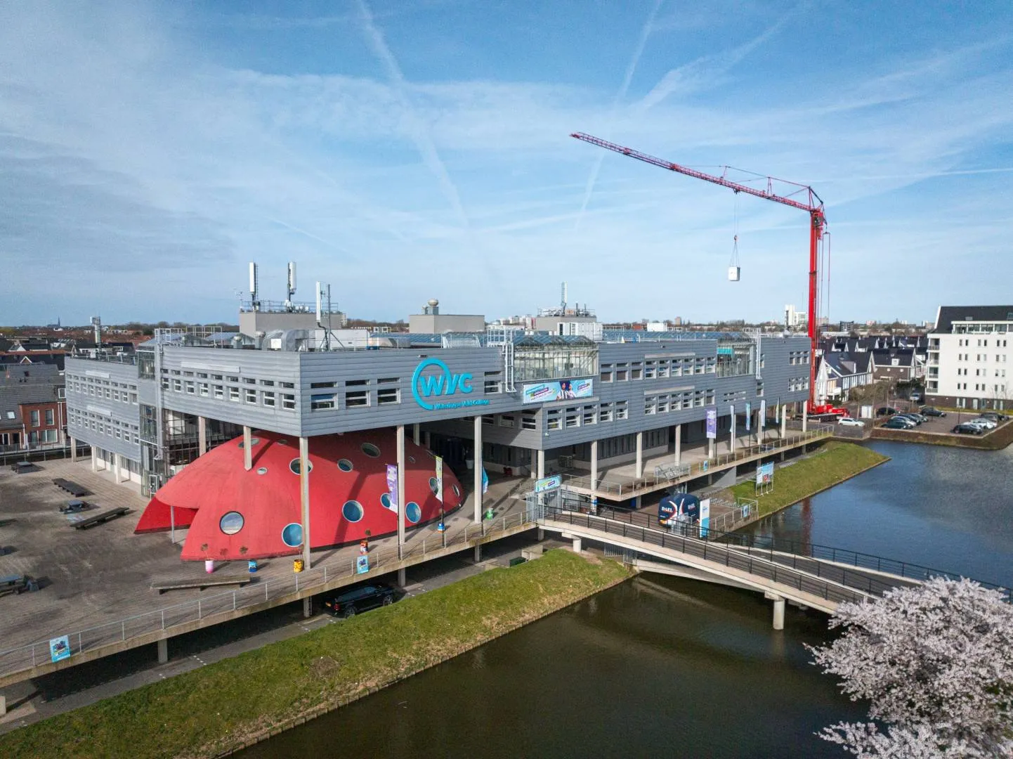 Wateringse Veld College renovatie - hijsdag 260320 DJI_0533 (Groot)