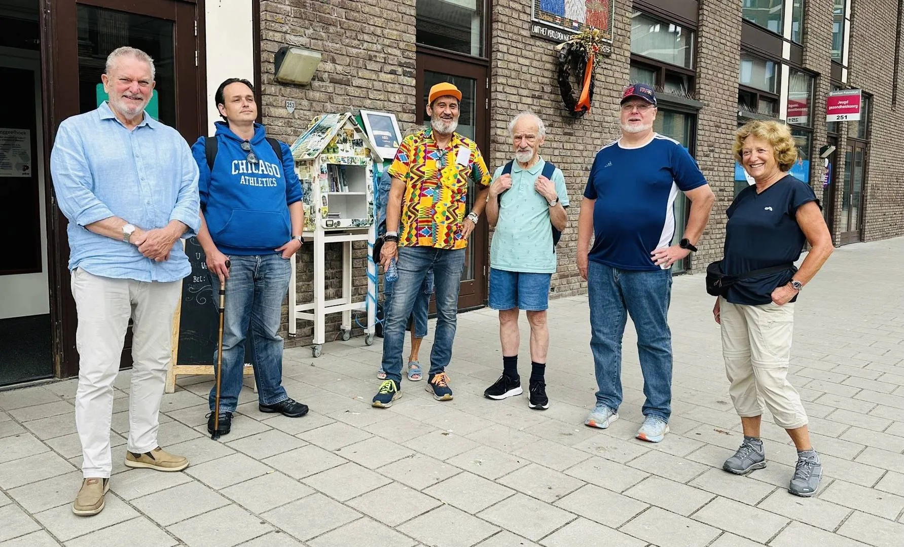 Zon, gezelligheid en een frisse neus - wandel mee met inZet - foto Stichting Piëzo