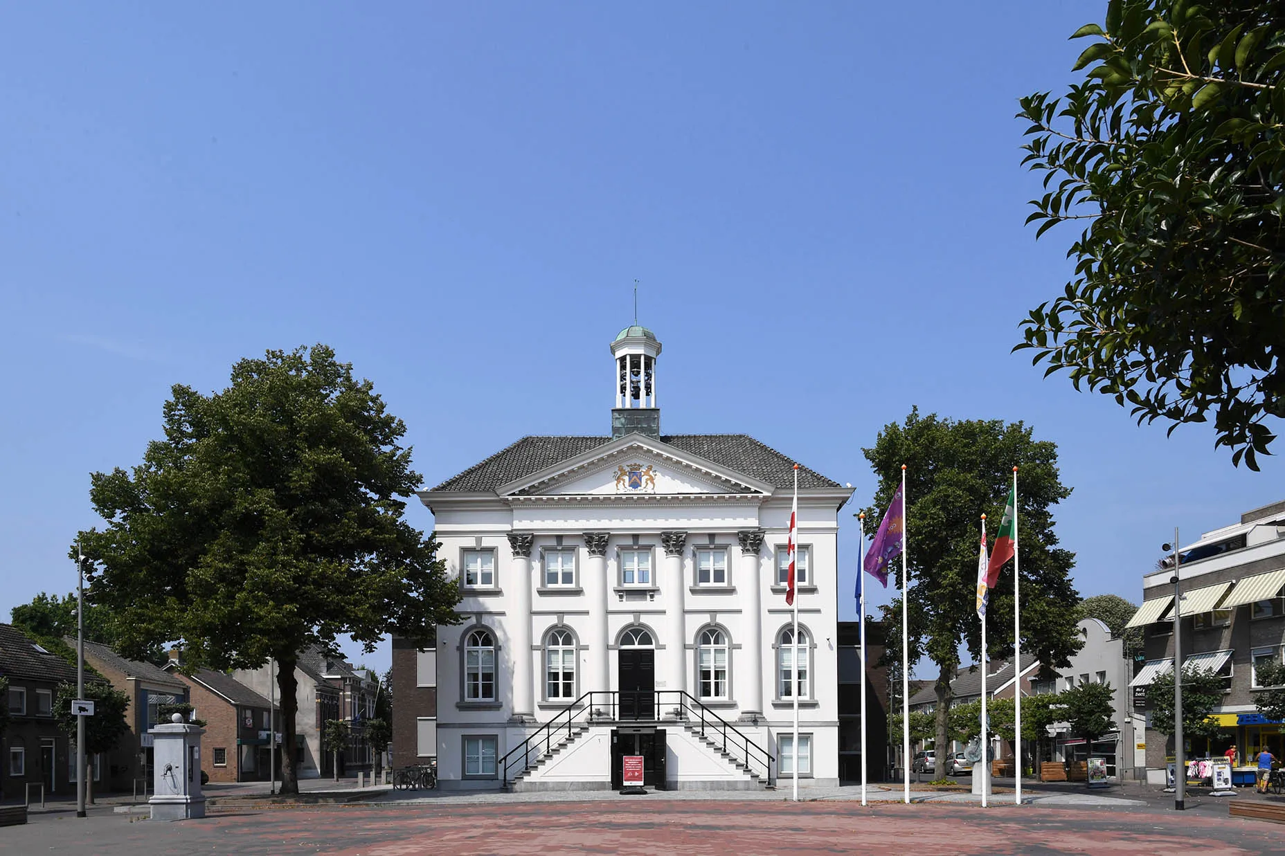 6971 20200812 zundert gemeentehuis jst3327 5568x3712 klein