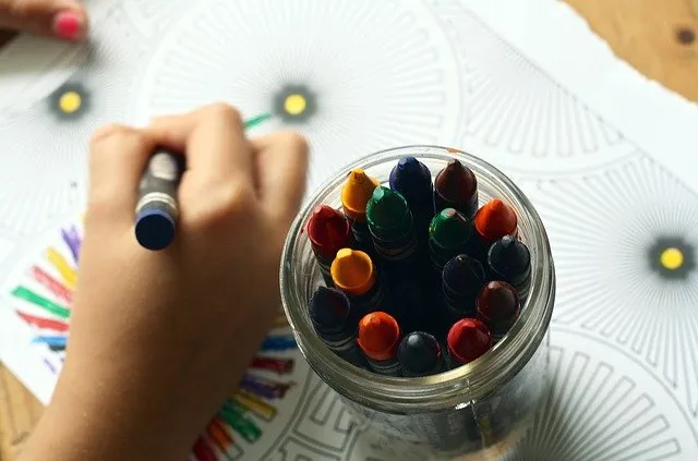 crayons gbe95f869d 640