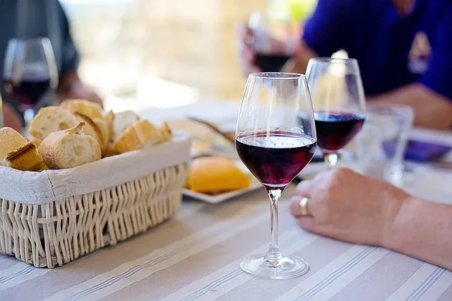 red wine g3b0339635 640