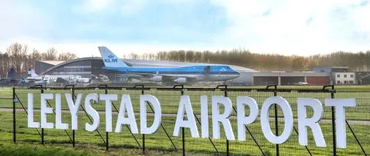 airport lelystad 1