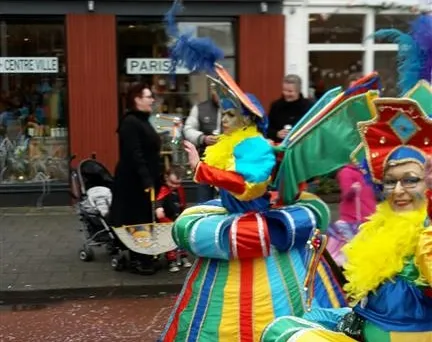 322752 optocht