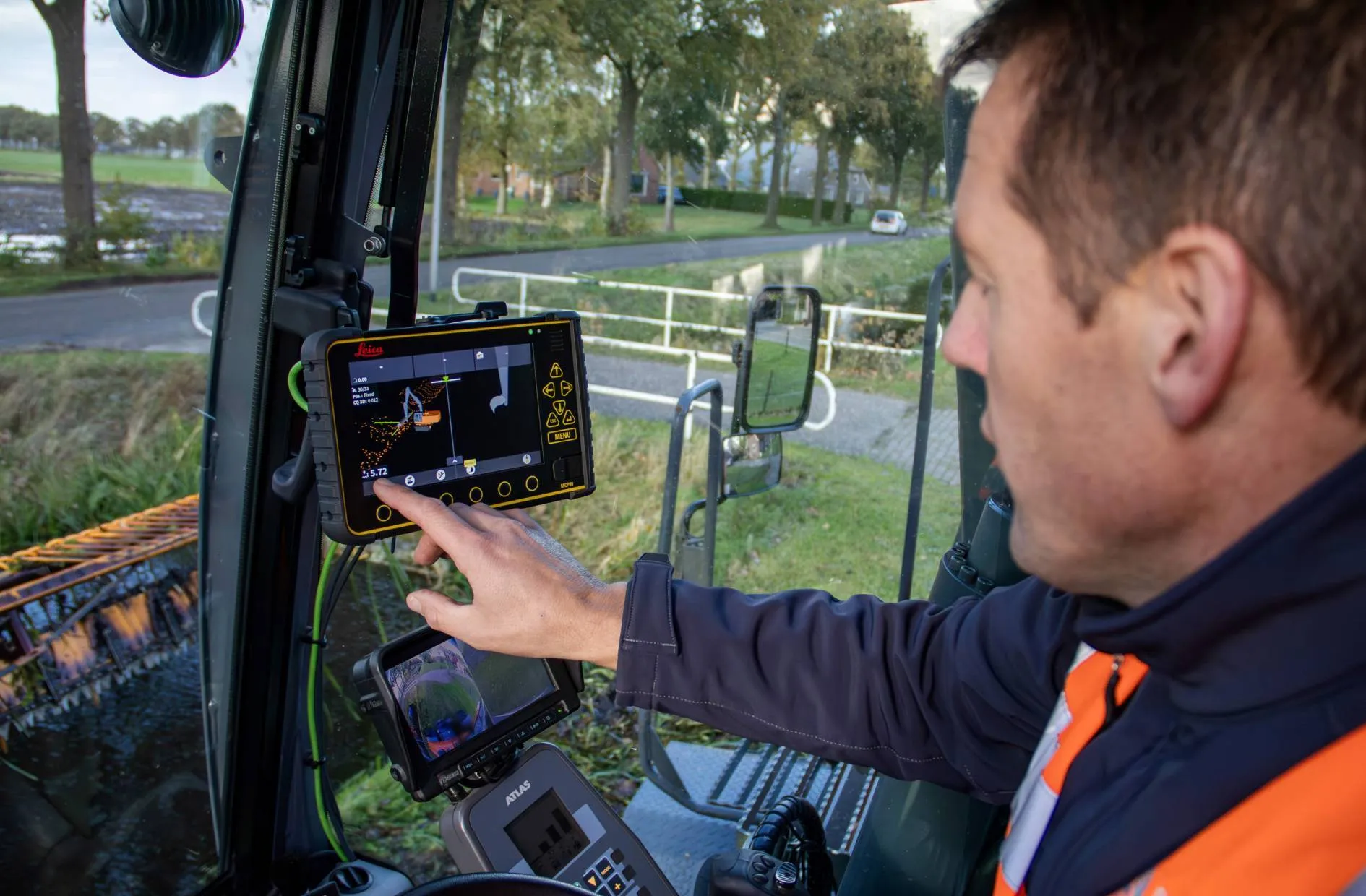 WDOD LGS MC_Leica MC1 3D excavator_dual stick_NL_2025_13