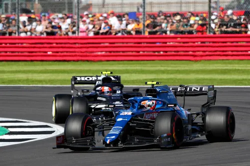 Na de chassiswissel was Esteban Ocon in staat het op te nemen tegen onder meer de AlphaTauri's. (Foto: Alpine Racing)