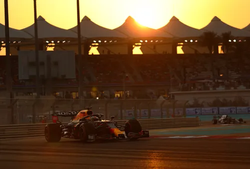 Verstappen tijdens de kwalificatie op het Yas Marina-circuit, Abu Dhabi (Foto: Red Bull Content Pool / Getty Images)
