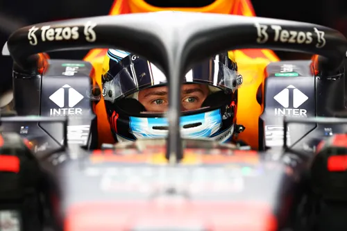 Niet alleen Verstappen test voor Red Bull. Ook de Est Jüri Vips rijdt tijdens de testdag in een Red Bull-bolide <br>