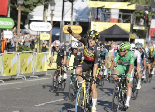 Van Aert ontdekte zichzelf, bij afwezigheid van Groenewegen, als topsprinter