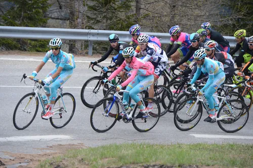 Aru op kop voor Nibali