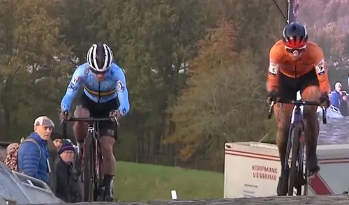 Quinten Hermans en Lars van der Haar strijden om het goud op het EK veldrijden
