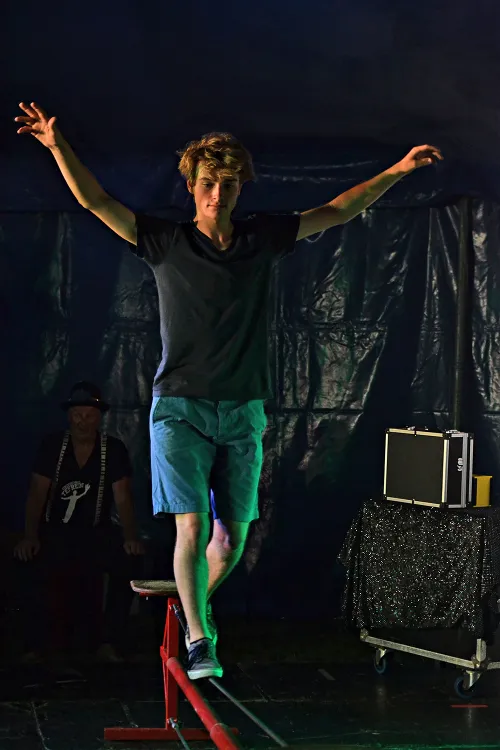 0057 waarzijndeartiesten