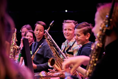 1703 7b5cea2d5fdf9926ba687ffaa73076f8