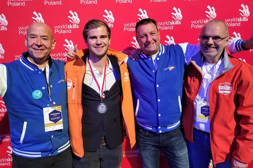 2475 bca55e8ac019a9318bd12ee6cdd74111