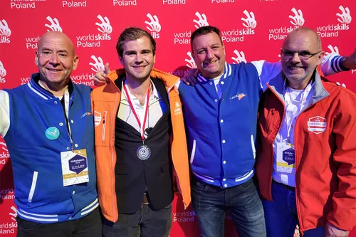 2475 bca55e8ac019a9318bd12ee6cdd74111