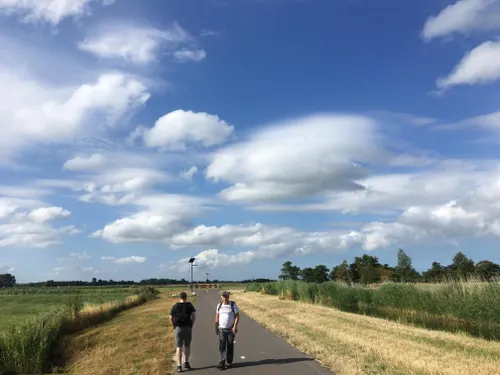 39215878 648097545562342 715118793587687424 n