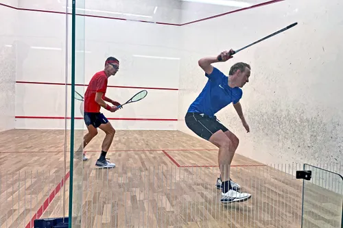 erik mul links en robin haakman rechts strijden om een plek voor in de halve finale