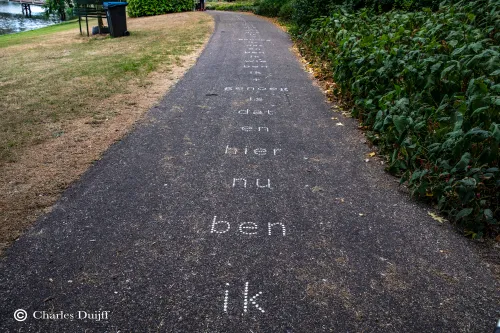 ik ben nu hier tekst op pad