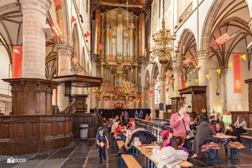 kerkorgel en versiering