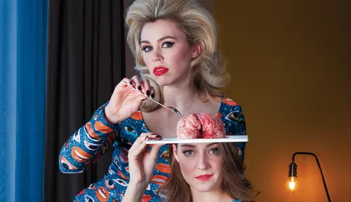 matroesjka brainwash liggend copyright curly and straight 1600