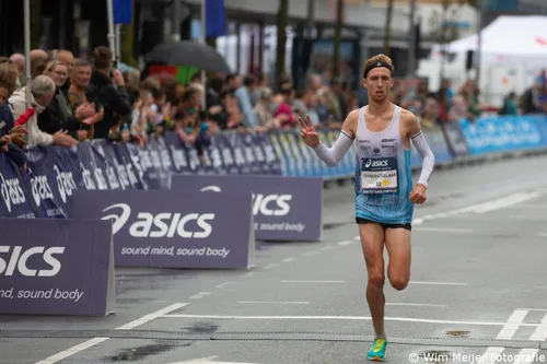 Frank Futselaar tijdens de Dam-tot-Damloop 2023