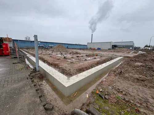 De fundering van het nieuwe pand is al gemaakt.