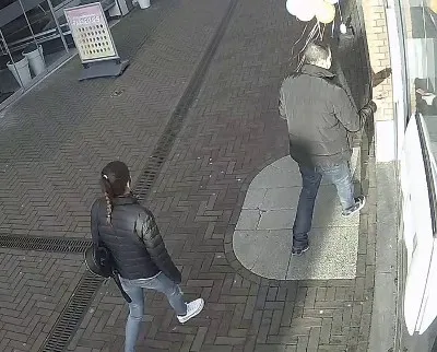 pinpasroof bejaarde vrouw 1