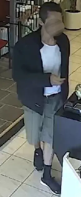 2019362486 2 geblurd