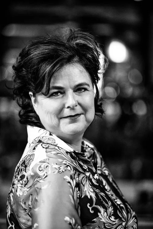 mirella kreger bizar bazar