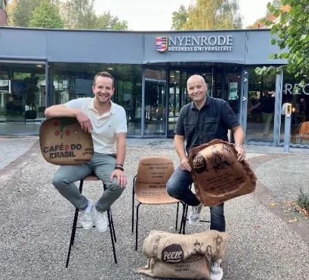 vepa en peeze1 transformeren koffiezakken tot duurzame meubelspdf