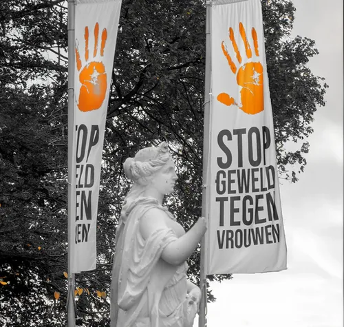 orange the world arnhem kleurt oranje voor arnhemse koerier