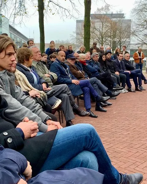 Arnhemmers luisteren bij herdenking op 10 november<br>