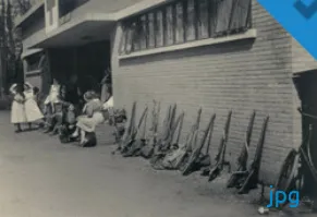 geweren tegen kroller muller image bank