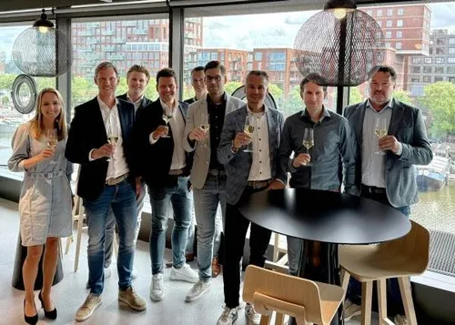 vlnr.Jacqueline Bus (QC), Kees-Jan Vaartjes, Erik Brands (QC), Tom Kleizen (CEO Concreto Group), Joris Tukkers (CFO Concreto Group), Thomas Snoeijer, Hans Haselhorst, Niek Fidder en Erik Bakker.