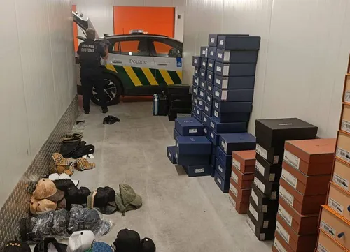 Controle garageboxen.IJsseloord.Gemeente Arnhem