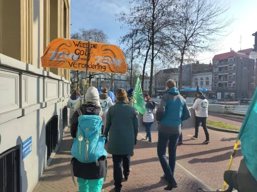 Klimaatdemonstratie.Mars naar het Watermuseum