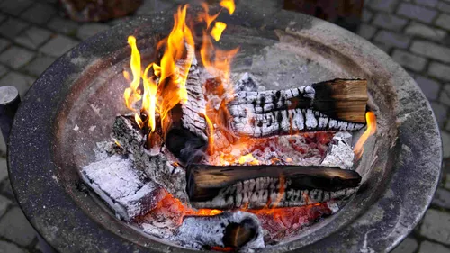 Luchtvervuiling.Pixabay.matthiasboeckel-fire-bowl-4683631